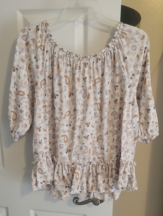 MELLODAY Tops - MELLODAY SzLg Cream Paisley Floral Peasant Blouse Ruffle Hem on off shoulder